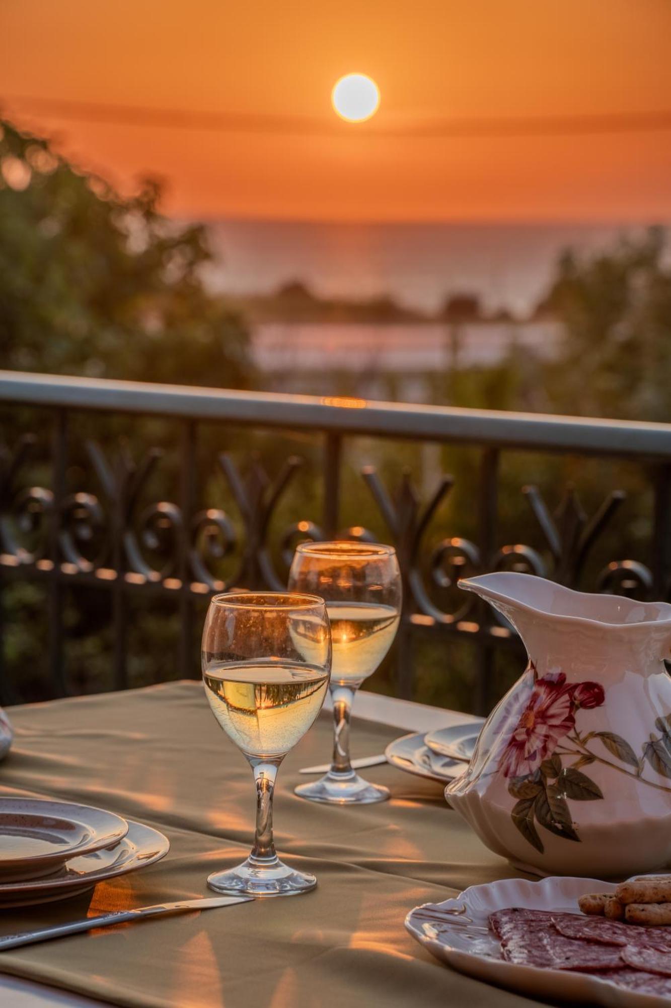 Ariadni Sea View Apartment Миния Экстерьер фото